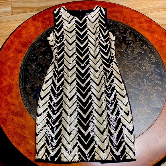 COPY - Vince Camuto Black Silver Chevron Dress Back Zipper Size 6 - Picture 3 of 8